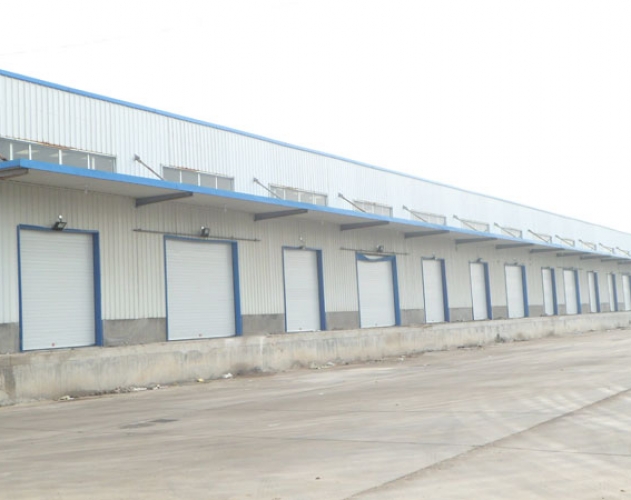 悅益為濰坊北方物流安裝青島快速門